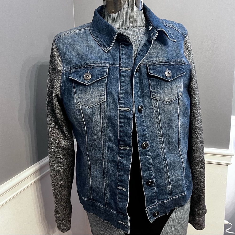 Baccini Denim Jean white washed button Jacket with knit sleeves - comfortable L